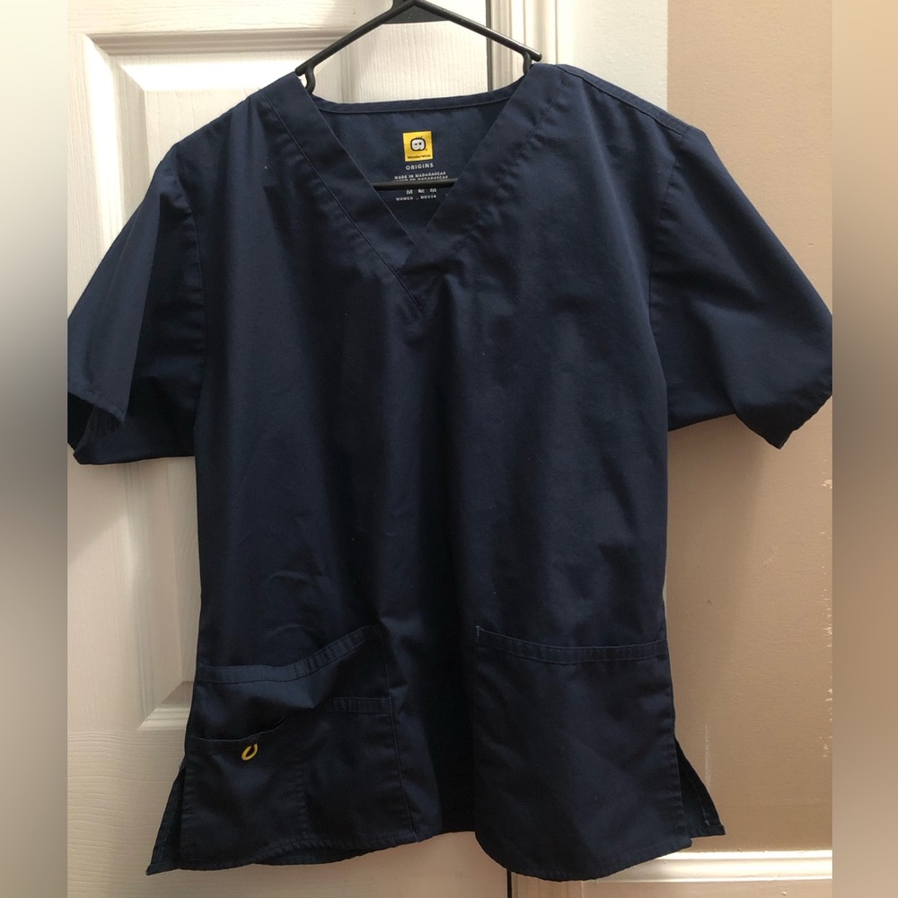 Wonder Wink Scrub Top M